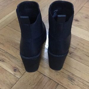 H&M Shoes - Chunky healed booties H&M Shoes - Chunky healed booties